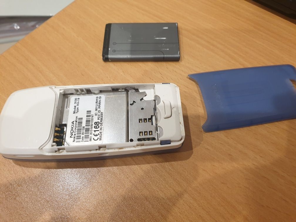 Nokia 3100