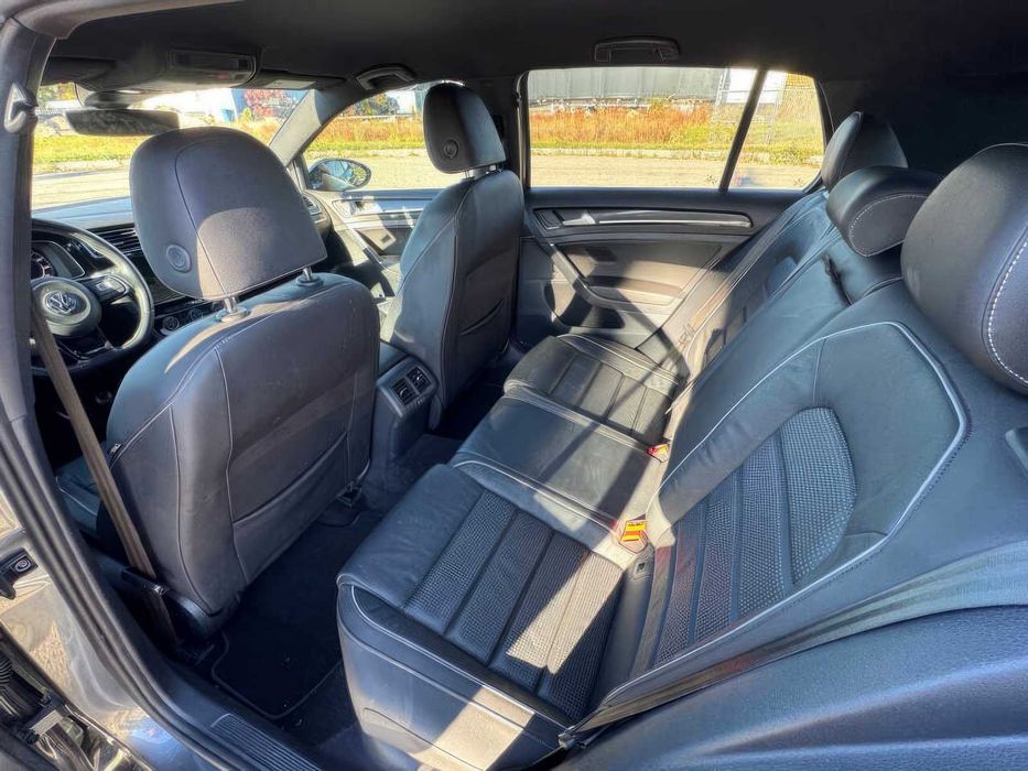 Volkswagen Golf R 4Motion      2019