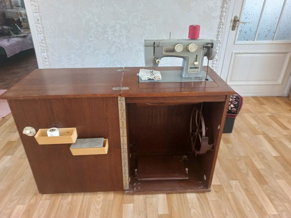 Швейная машинка Чайка 3 б/у