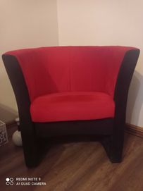 Fotel kubełkowy czerwony czarny