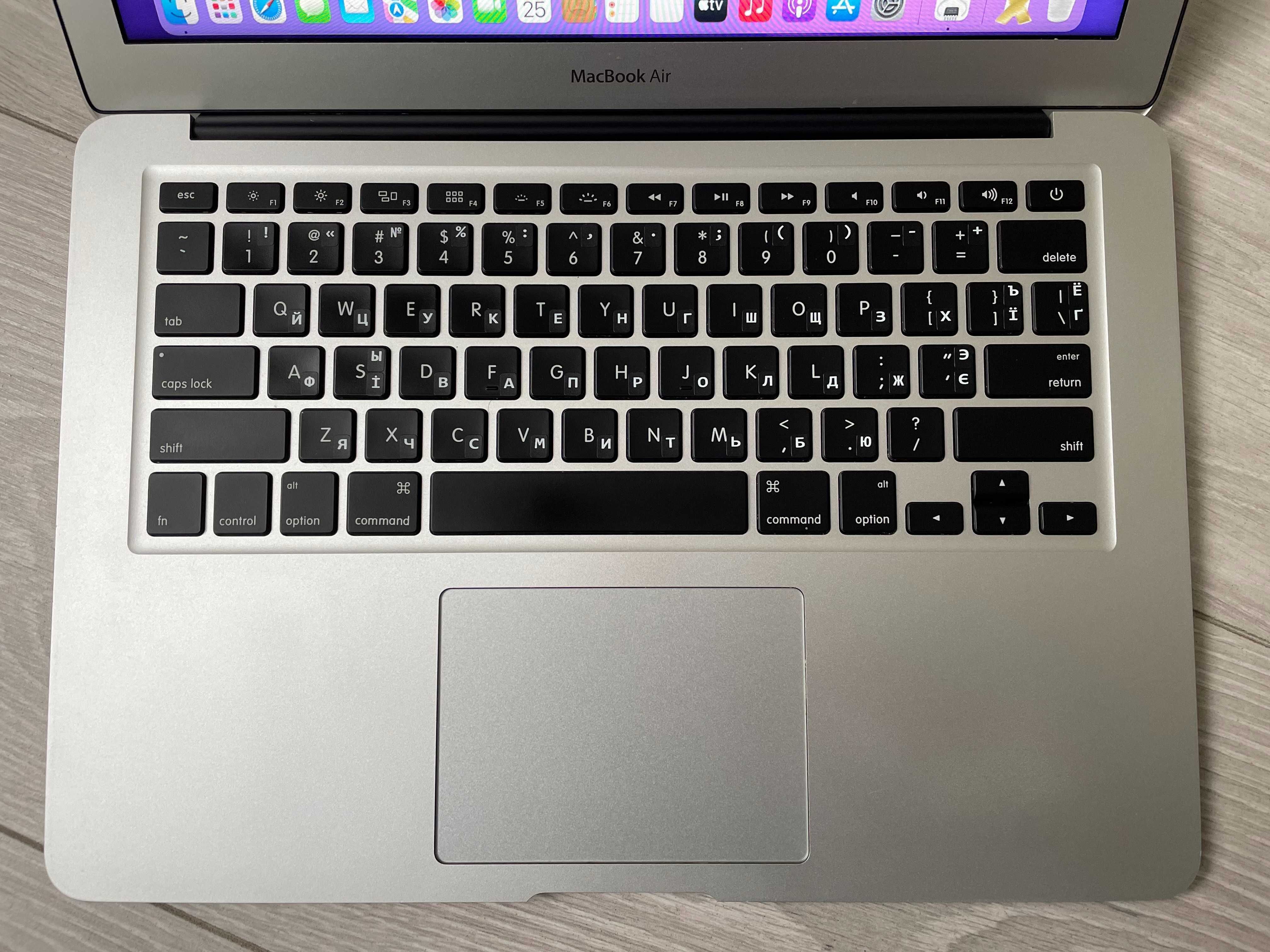 Apple MacBook Air A1466 / i5-5350u 1.8 GHz / 8GB / 128Gb SSD