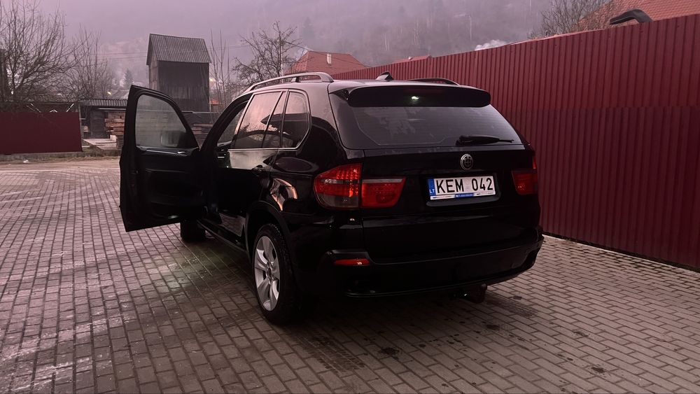 Автомобіль BMW х5 е70