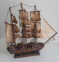 Miniatura Barco à Vela Caravela Decorativa Madeira 32cm