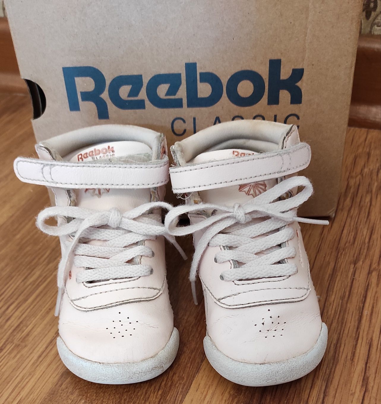 Кожаные кроссовки Reebok 22 размер 14см