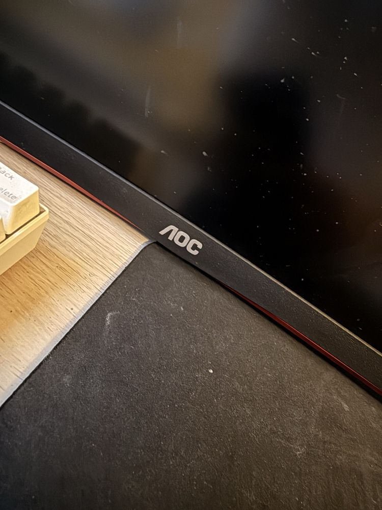 Monitor AOC 144hz zakrzywiony + uchwyt