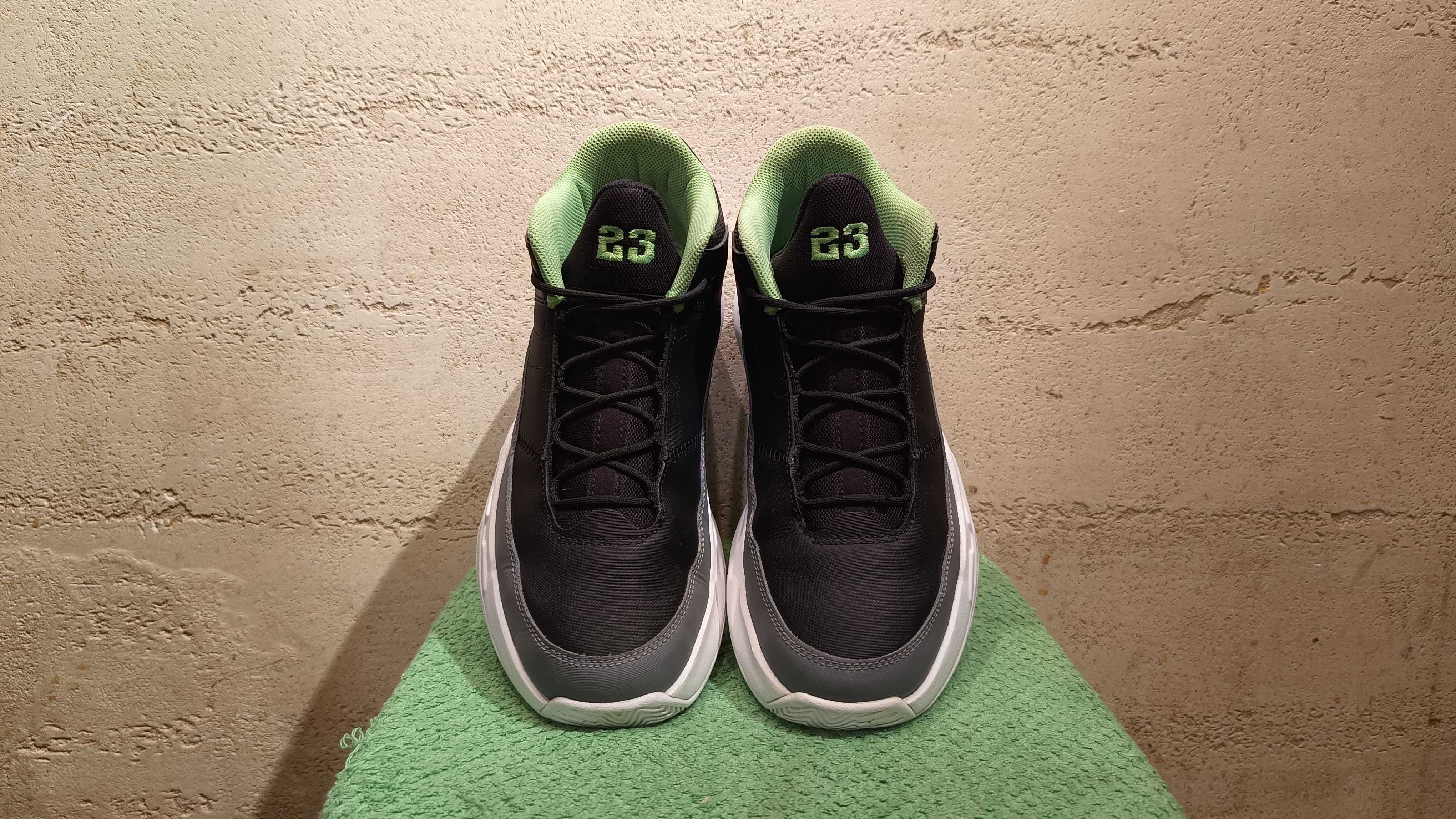 NIKE AIR JORDAN MAX AURA 3 r.42 stan bardzo dobry