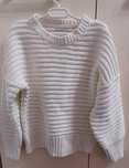 Bialy sweter Reserved