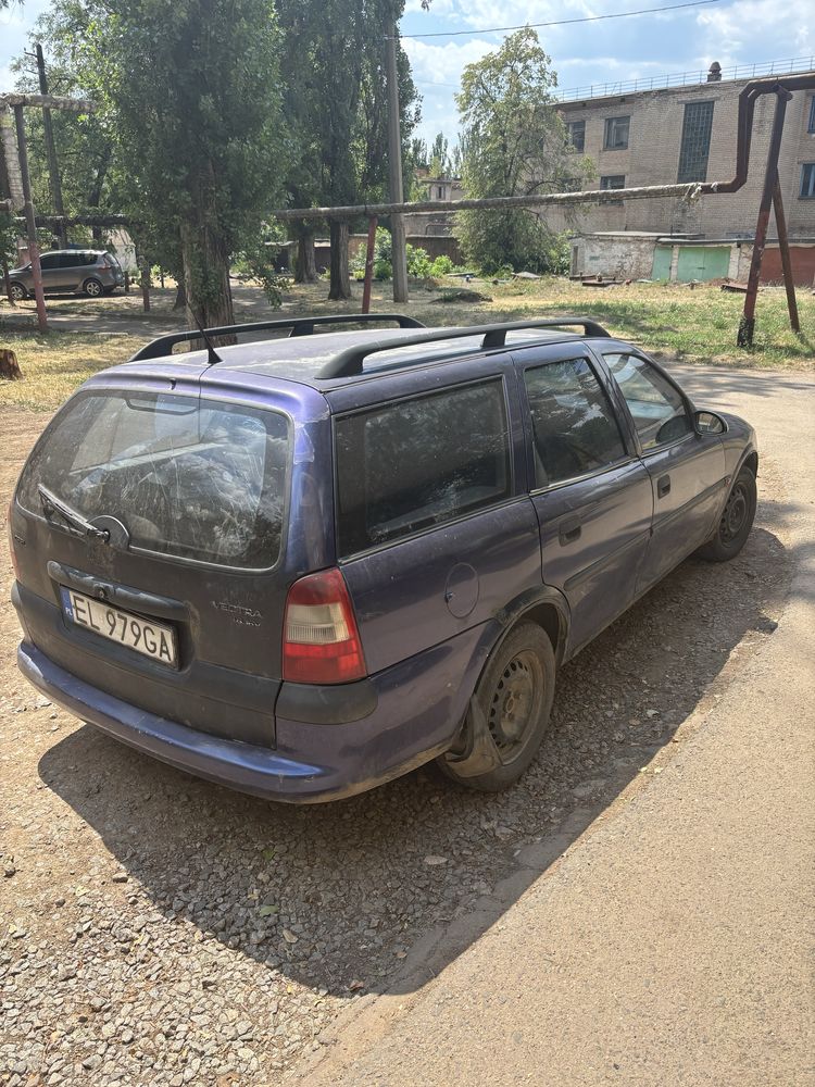 Опель вектра бляха