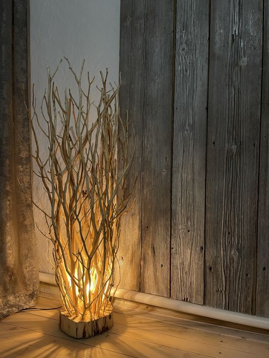 Світильник з дерева