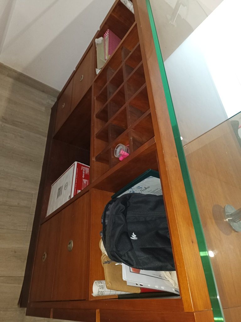 Móvel em bom estado