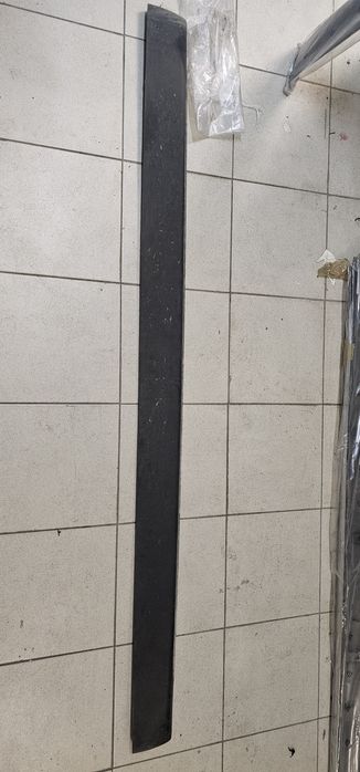 Продам накладку (молдинг)зовнішня ліва 7009P9 для Peugeot 3008.