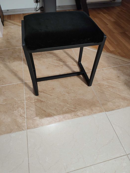 Mała pufka/krzesło