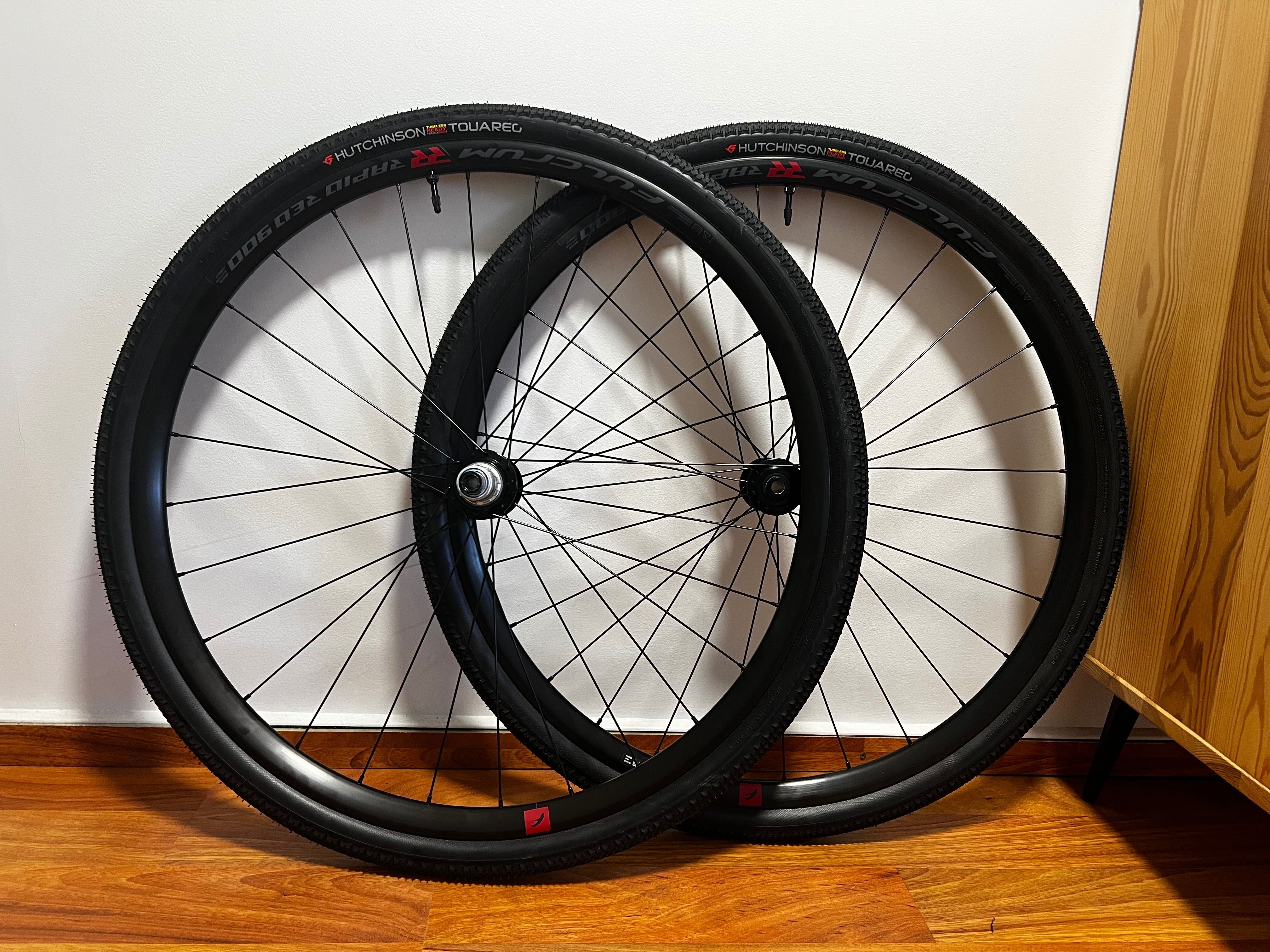 Komplet kół koła do gravela 700c tubeless ready Fulcrum Rapid Red 900