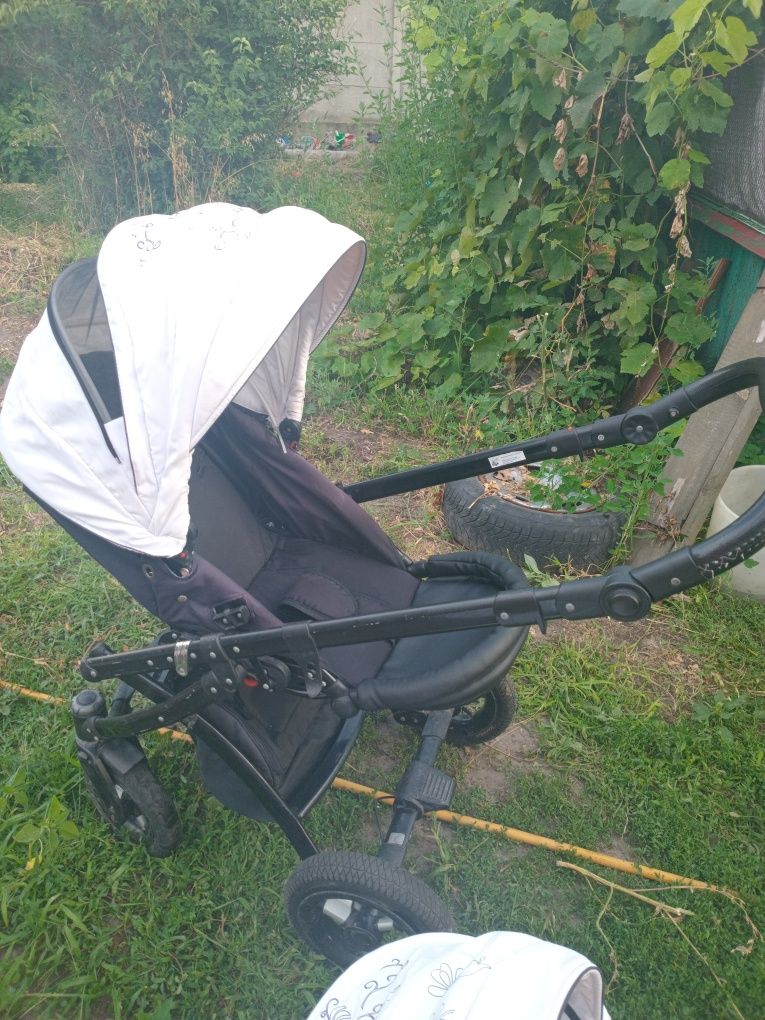 Продам детскую коляску 2в1