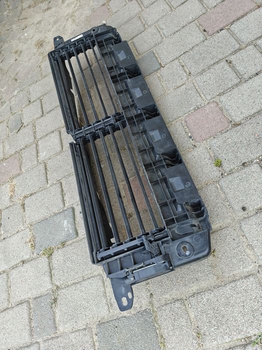 В наявності жалюзі верхні Volvo C40 XC40 RECHARGE оригінал xc-40