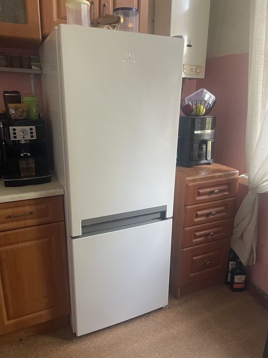 Холодильник Indesit LI6 s1w