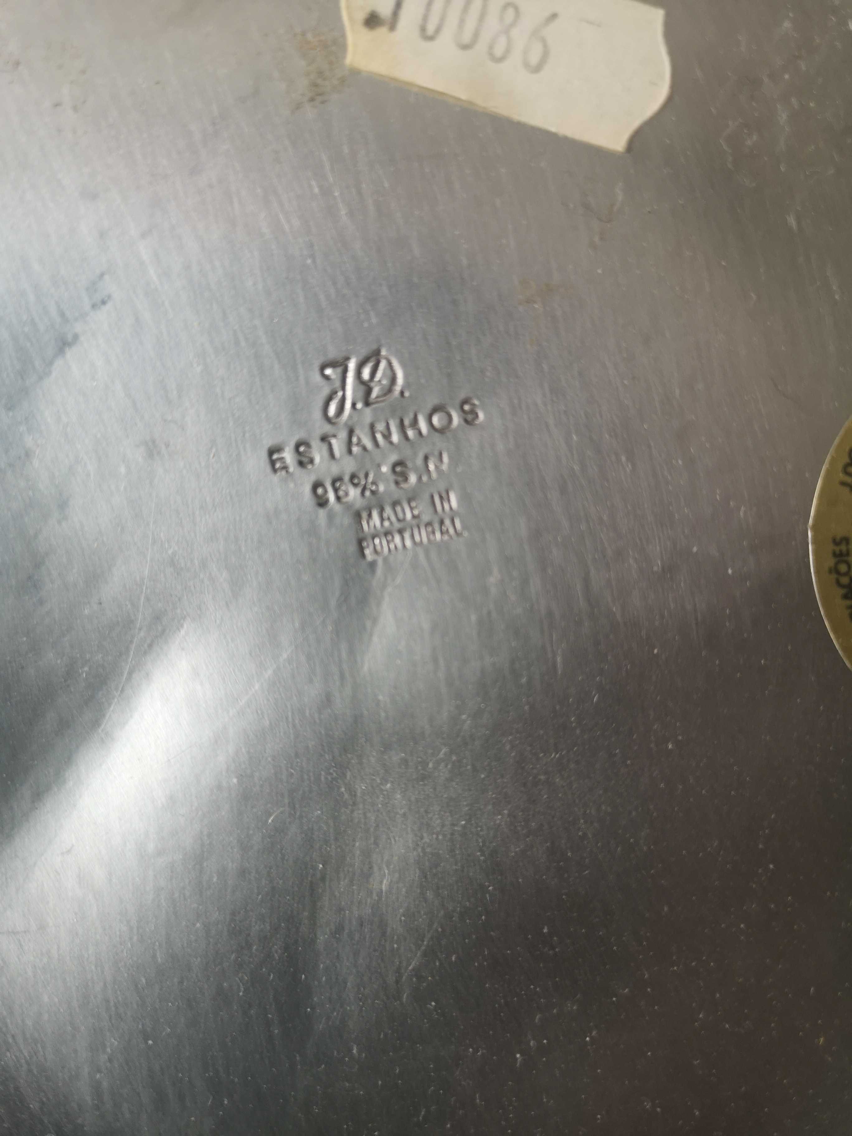 fruteira em estanho