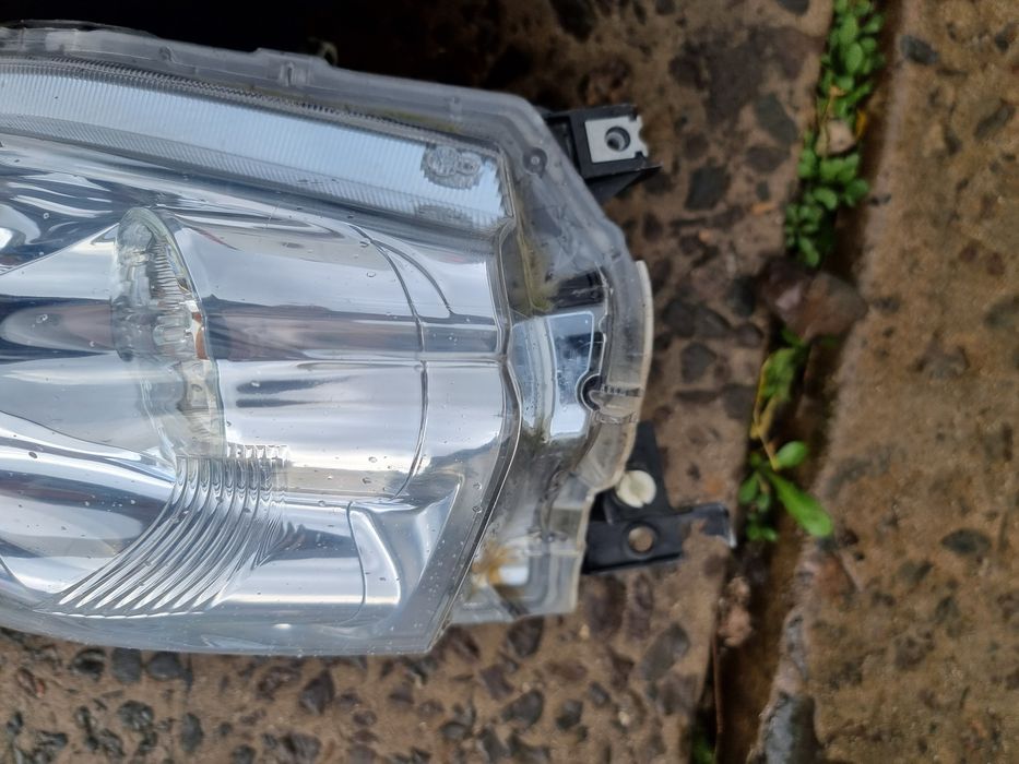 Nissan Leaf фара ліва права фари led В НАЯВНОСТІ