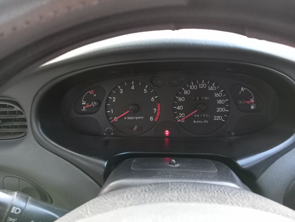 Авто в хорошому стані Хюндай Лантра, продам.