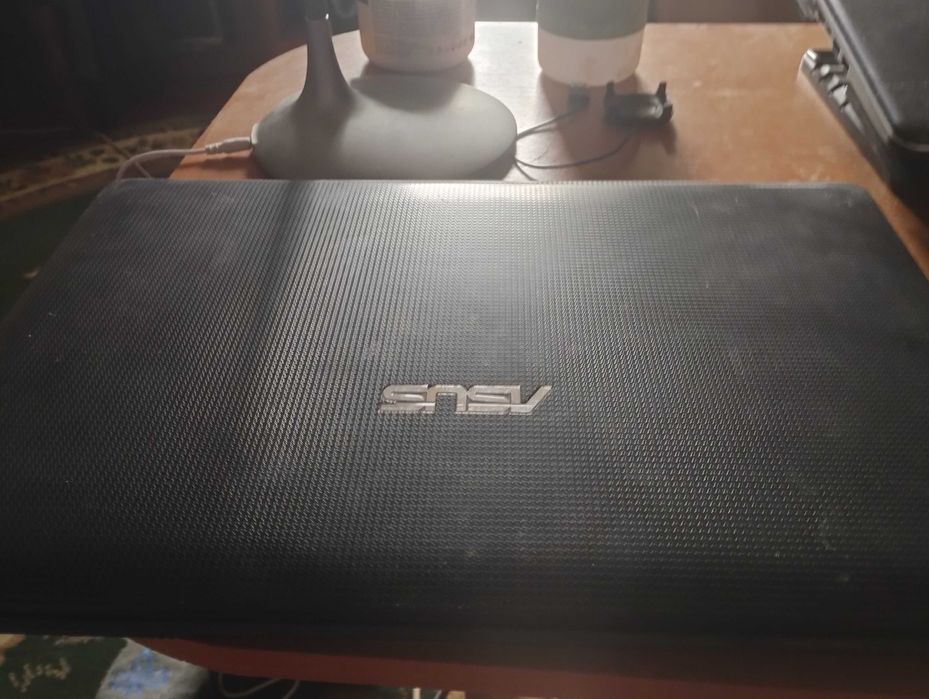 Продам свій  робочий ноутбук,