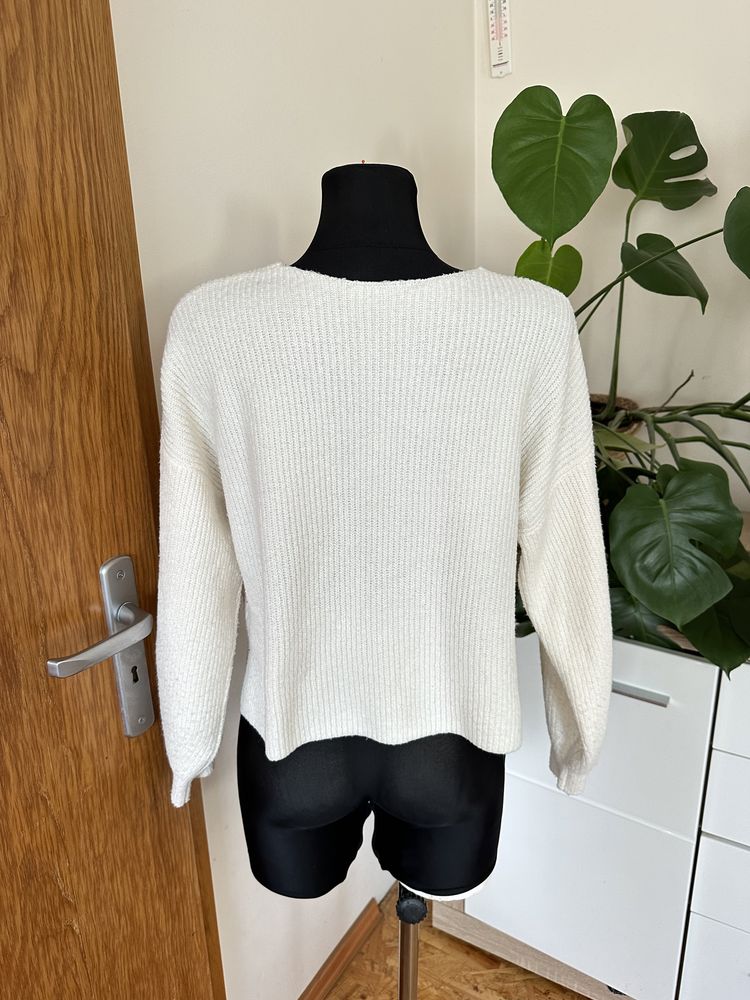 Asos 6/34 36 38 biały krótki sweter ciepły