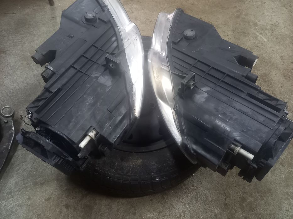 Lampa reflektor prawy prawa bi xenon skretny xenon passat  b6  3C0