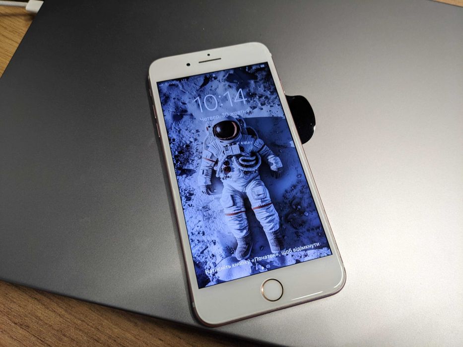 Продам iPhone 7 Plus Rose Gold 128GB Neverlock