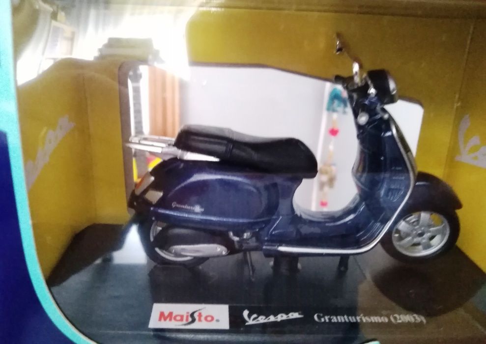 Miniaturas de motas Vespa