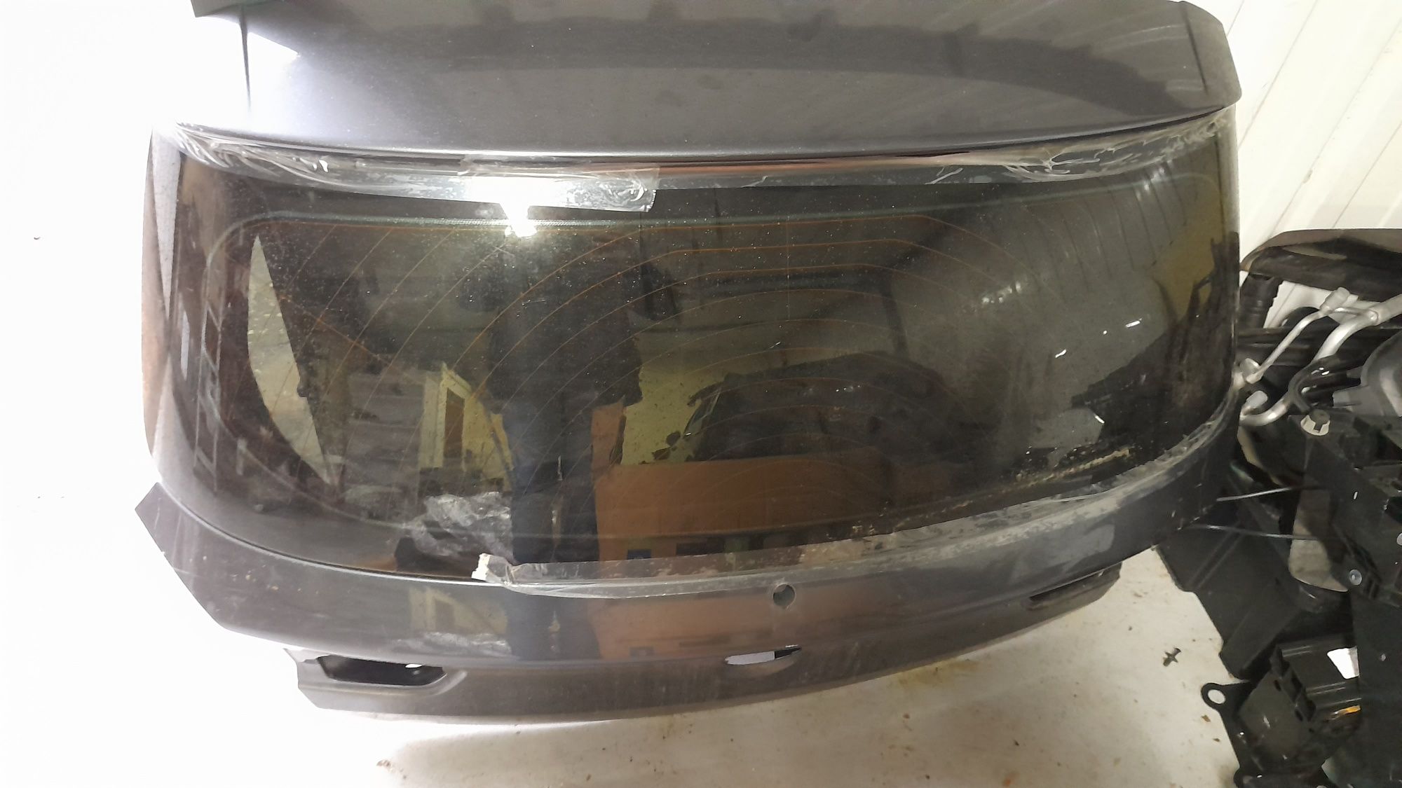 Tampa  da mala bmw  serie  1 f 20