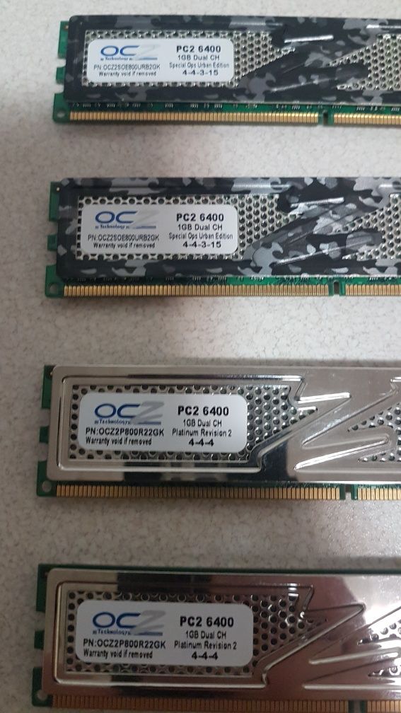 Продам 4 б/у модуля DDR2 1GB PC2 6400 OCZ.
