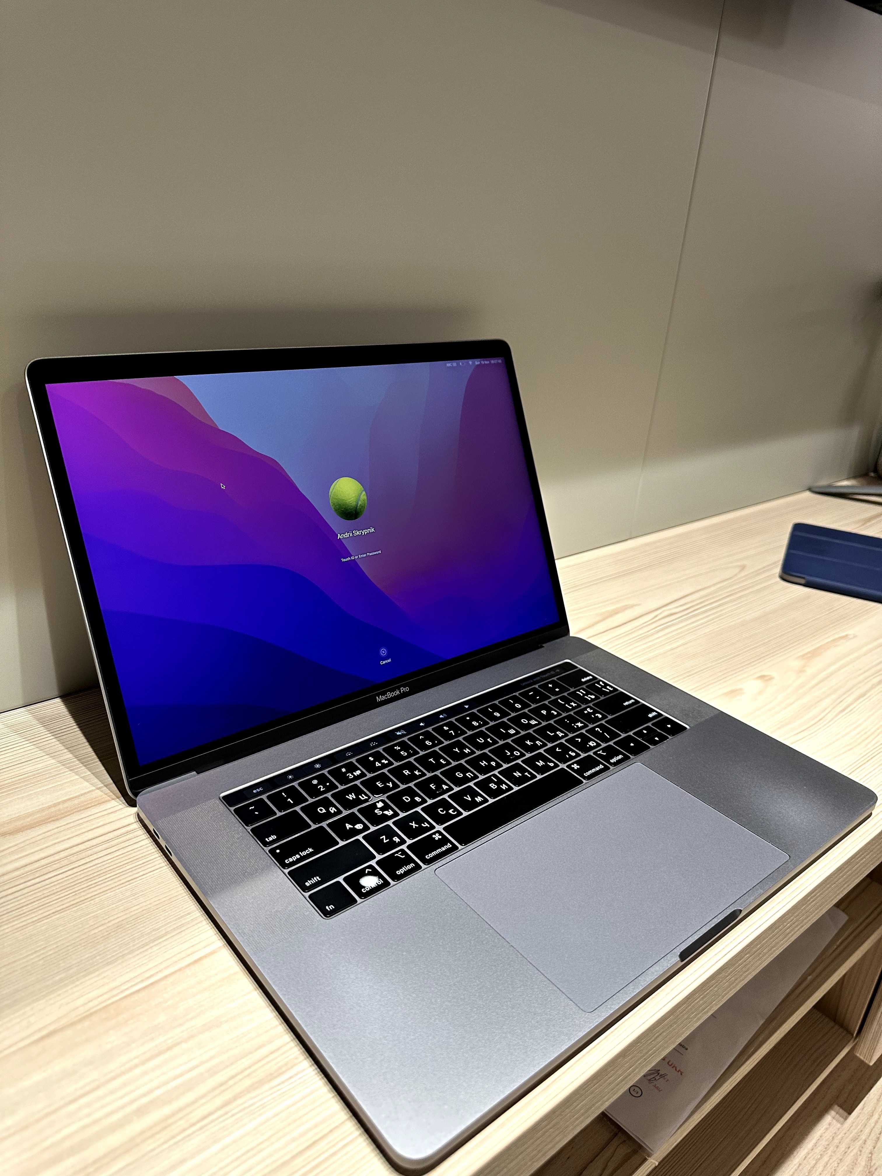 MacBook Pro 15 2018 Core i7, 16 GB RAM, 512 GB SSD