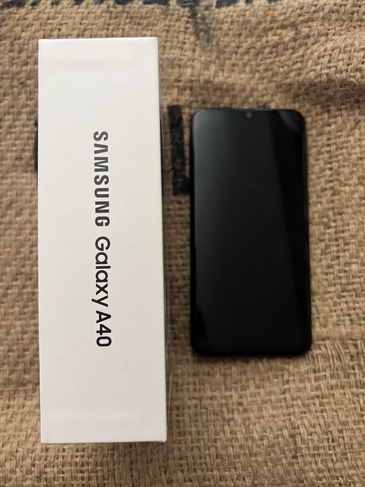 Samsung A40 - Como Novo