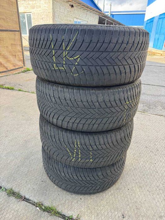 Bridgestone Blizzak LM005 285\45\r20