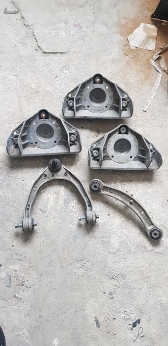 Ричаг передній,Volkswagen touareg,Audi Q7.Крошнтейни верхні,зад речаг