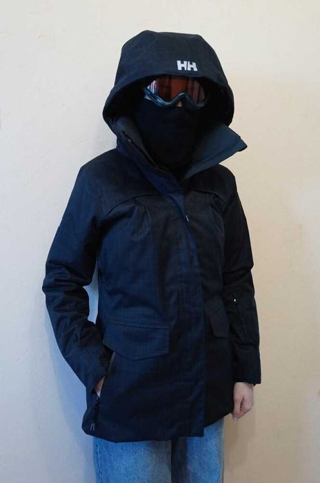 Гірськолижна куртка helly hansen р xs стан нової