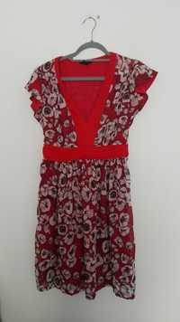 H&M Czerwona letnia zwiewna sukienka w maki 40