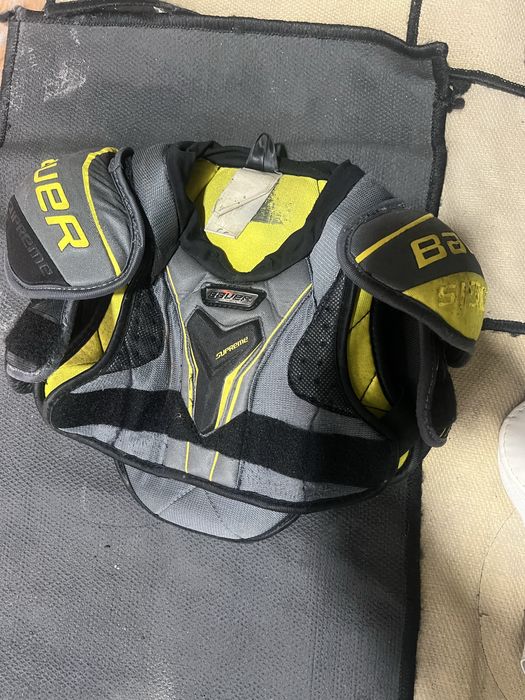 Нагрудник шорты в хорошем состояние