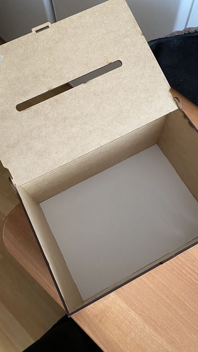 Весільна дерев'яна коробка для грошей, конвертів та весільних листівок