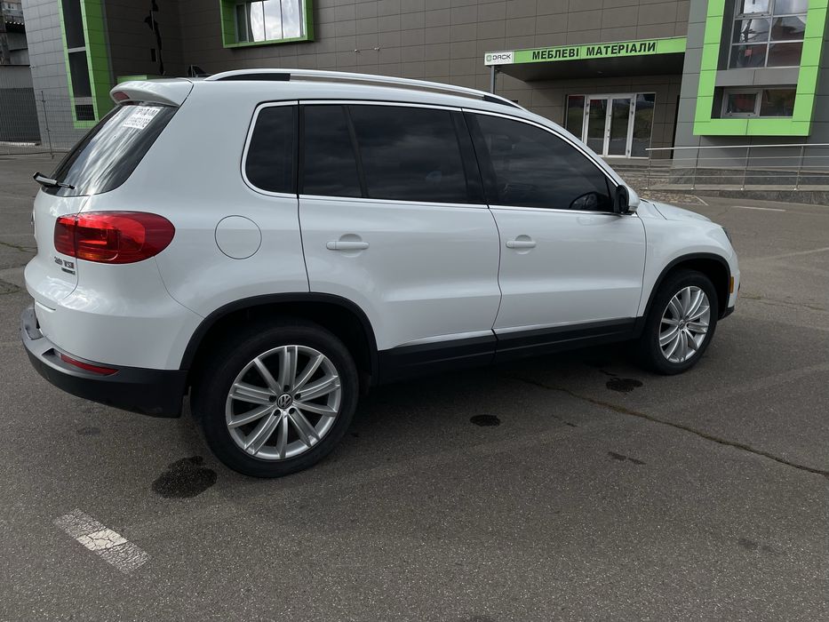 Продам Volkswagen  Tiguan 2.0 TSI 4 Motion