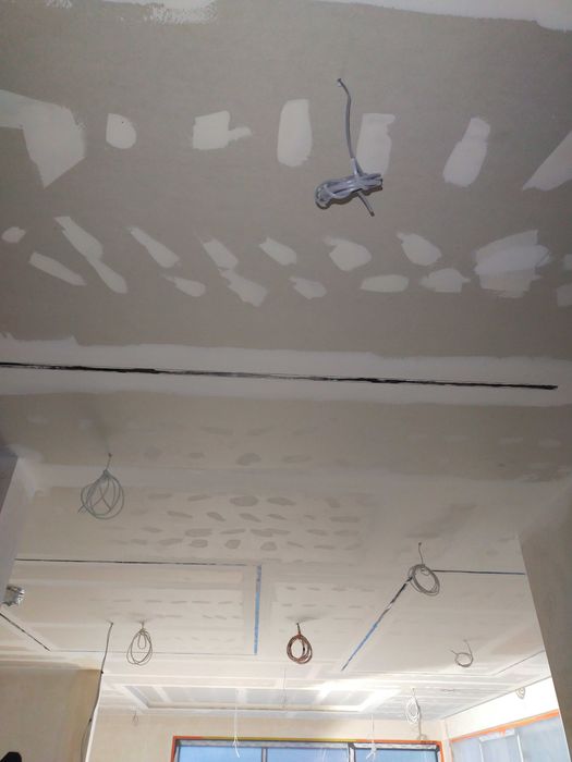 Zabudowy G/K, sufity podwieszane, podłogi, malowanie, kafelkowanie,