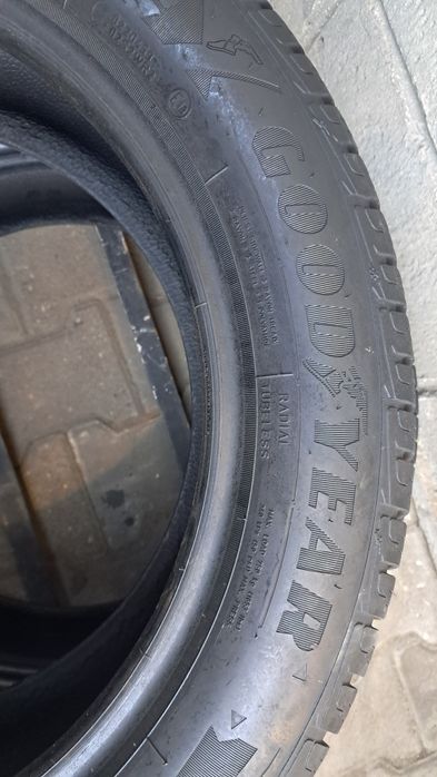 225/50R17 98H Goodyear ultraGrip Performance Gen1