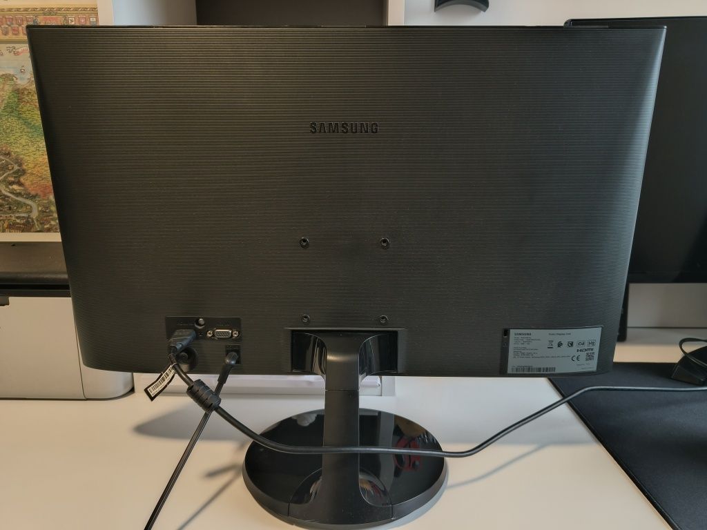 Monitor Samsung s24f354fhu sprawny