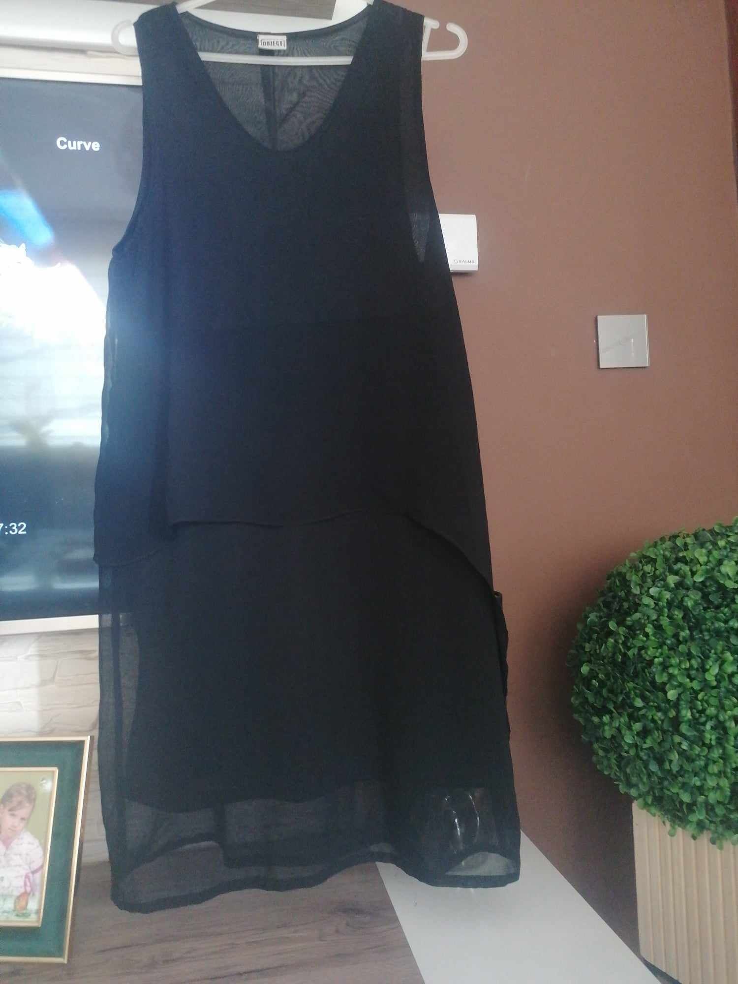 Czarna zwiewna sukienka L