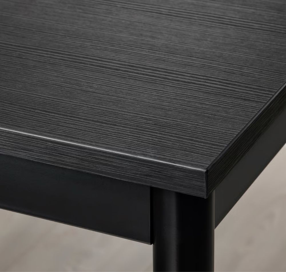 Mesa e 2 cadeiras e 2 bancos IKEA