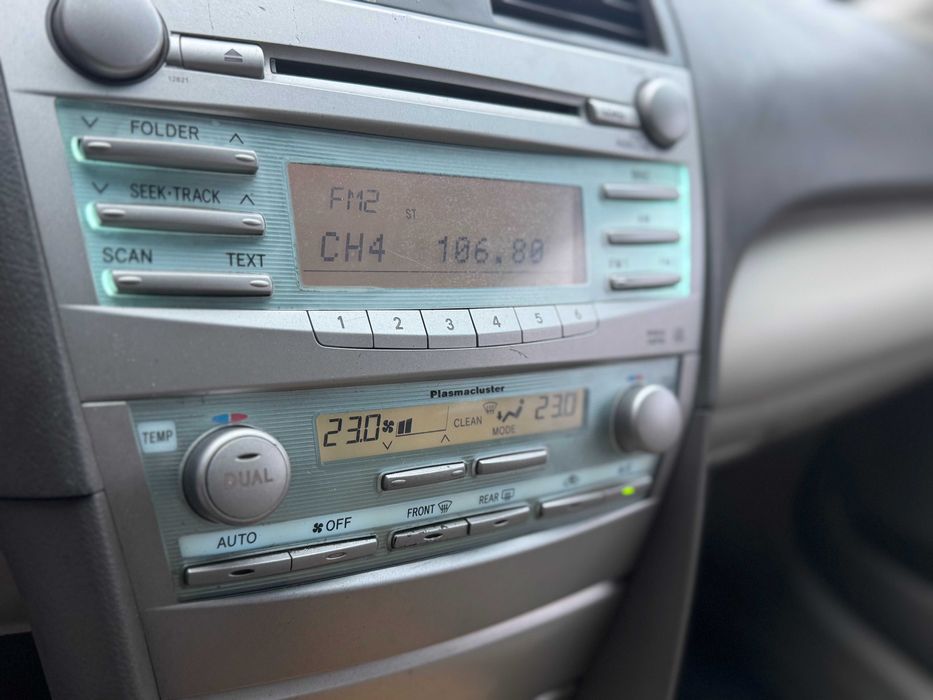 Toyota Camry 2.4 добрий стан