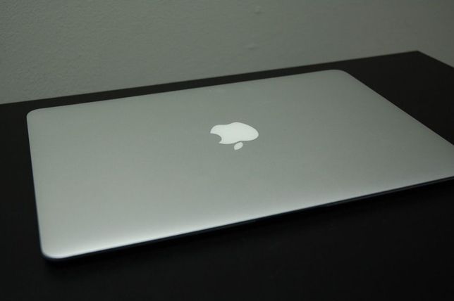 MacBook Air 13 cali A1466 i5 1.8 GHz 8GB HD6000