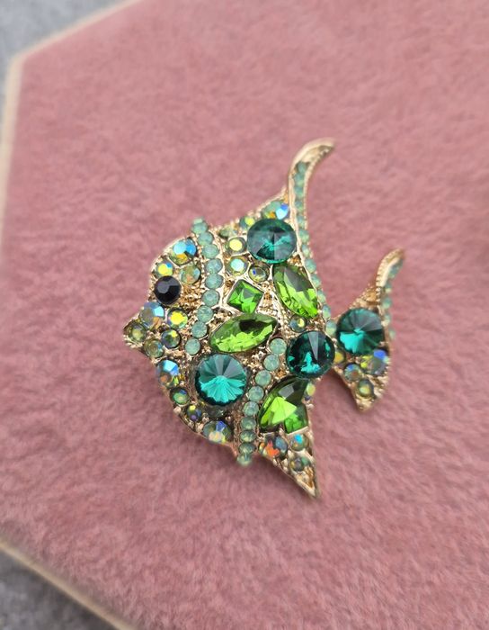 Broszka zielona rybka