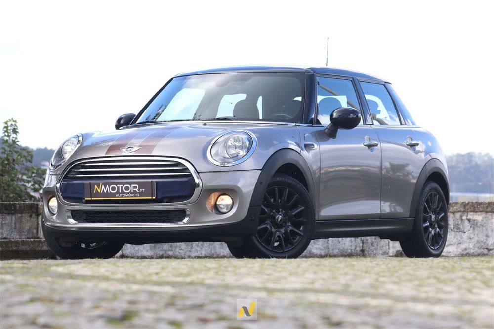 MINI 5 Portas Cooper D Aut.