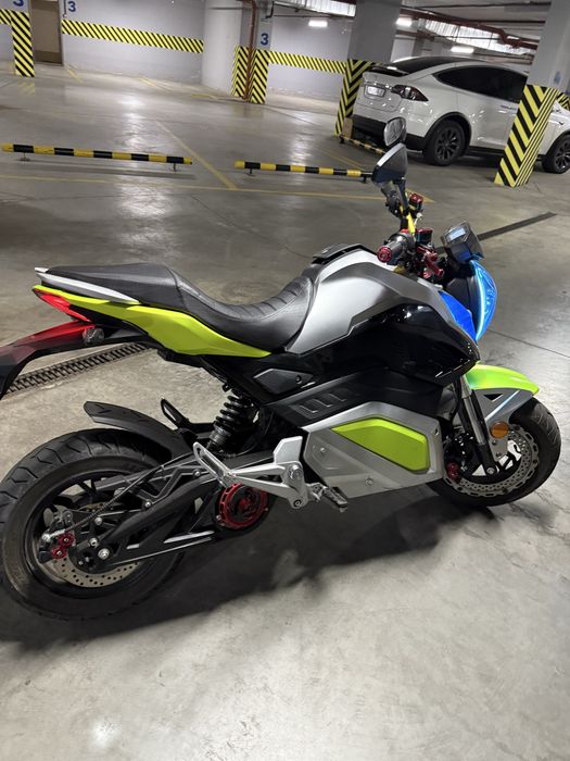 Электромотоцикл 10000w ,ременой привод ,центральный мотор Like.Bike G6