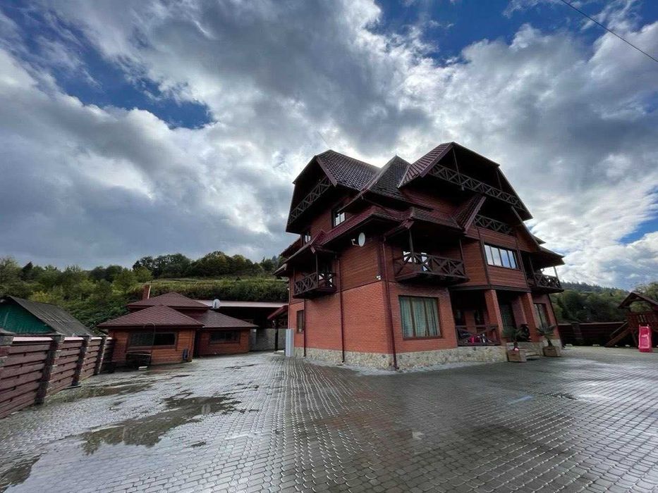 Оренда будинку готельного типу на 14 кімнат, с. Головецько